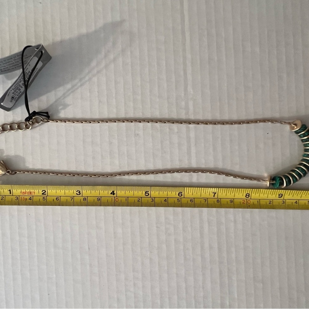 Elegant Gold and Green Necklace - Picture 6 of 6